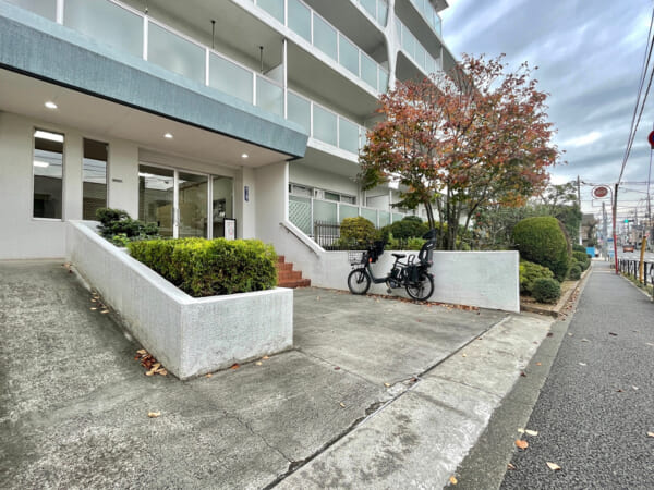 メイツ桜新町 アプローチ1