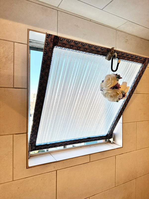 エスポワール市ヶ谷　内倒し窓　バスルーム