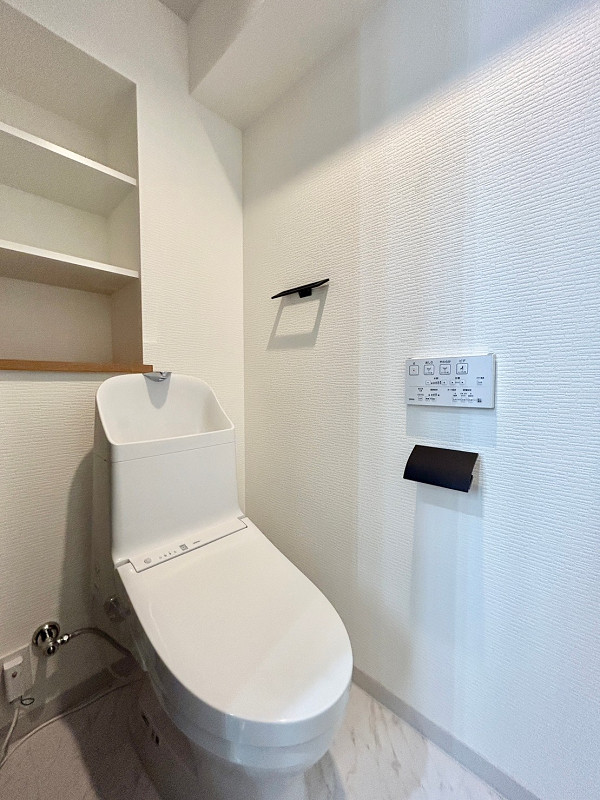 ニュー赤坂コーポラス　トイレ 