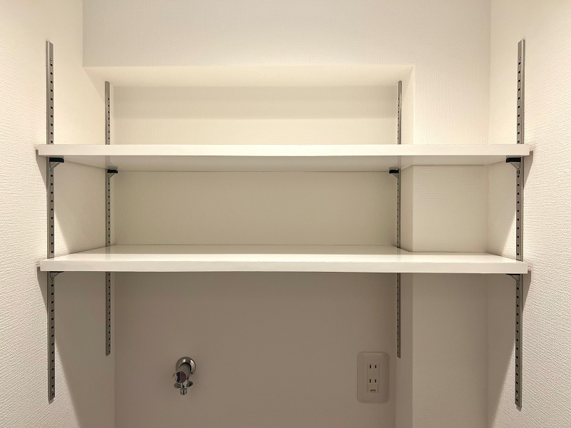 デュオ・スカーラ新宿Ⅱ　洗濯機置き場可動棚