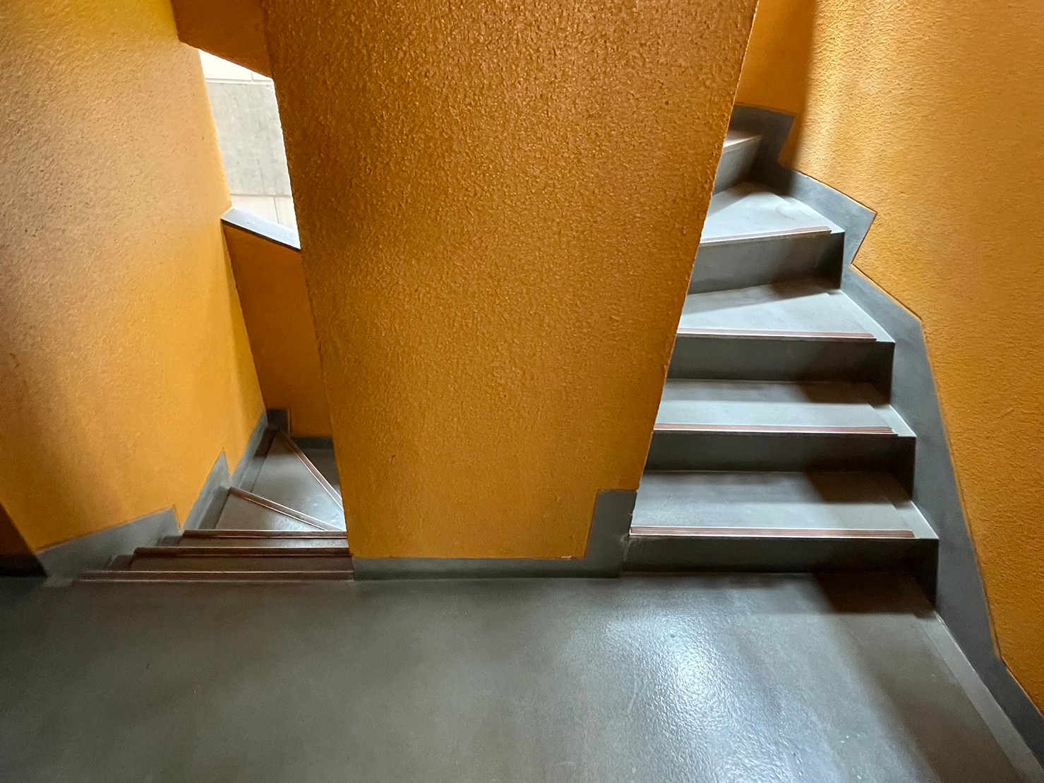 麻布プレイス　外階段