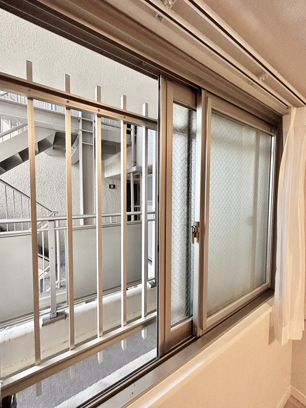五反田ロイヤルハイツ　窓サービスルーム