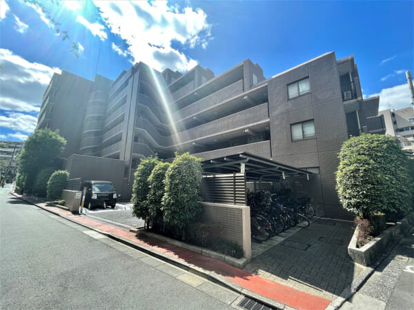 パルテール白金　外観　右