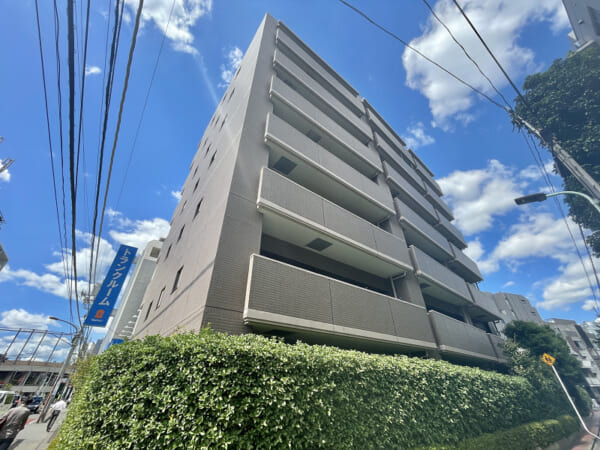 パルテール白金　外観　左