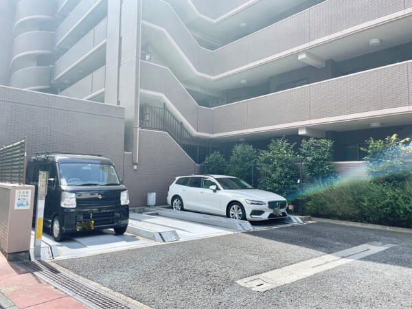 パルテール白金　駐車場