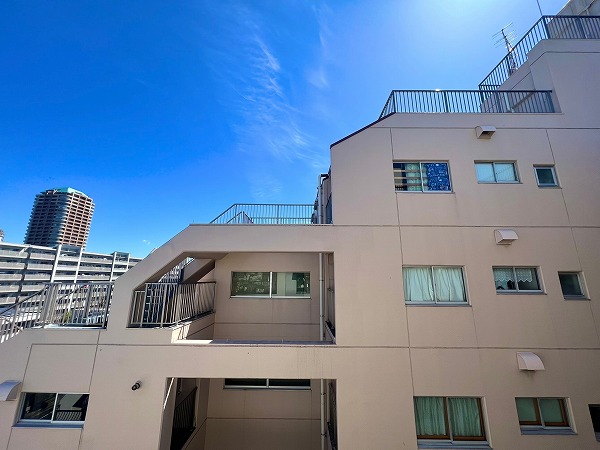 ウエスト早稲田マンション　リビングダイニングキッチンからの眺め　空