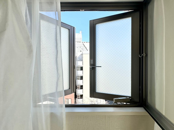 グリーンパーク東京ボーベル　洋室A　窓