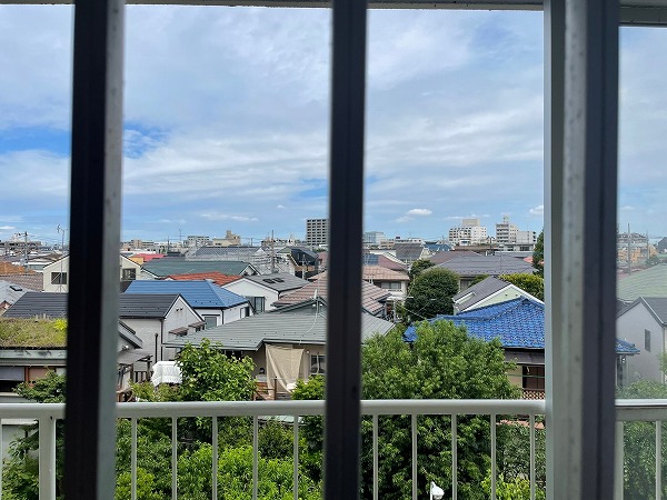 東急ロワール駒沢　小窓からの景色