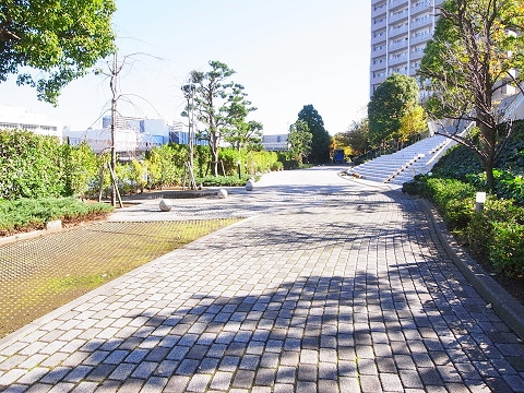 キャナルワーフタワーズWEST 敷地内