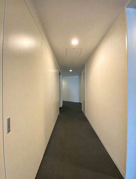 プリズムタワー 内廊下