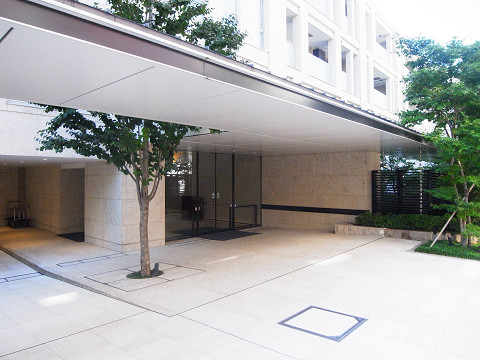 ザ・パークハウスグラン南青山 アプローチ