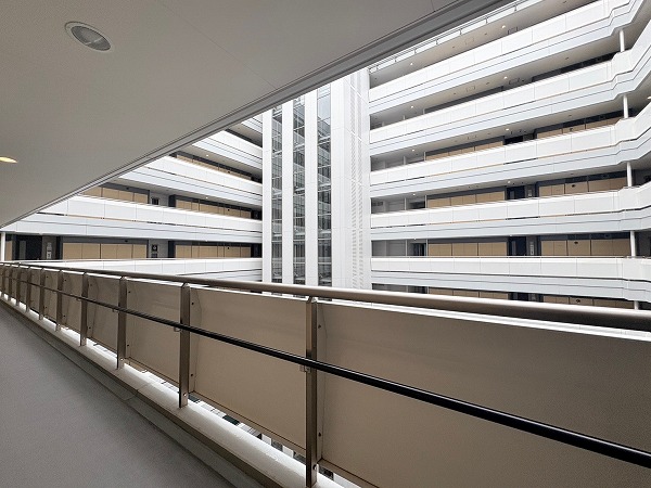 WコンフォートタワーズWEST 外廊下