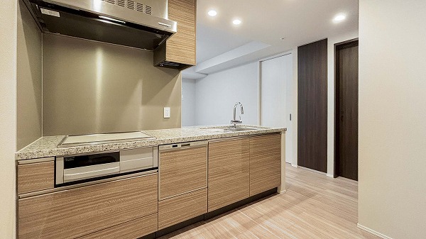 ザ・パークハウス西新宿タワー60_システムキッチンの写真