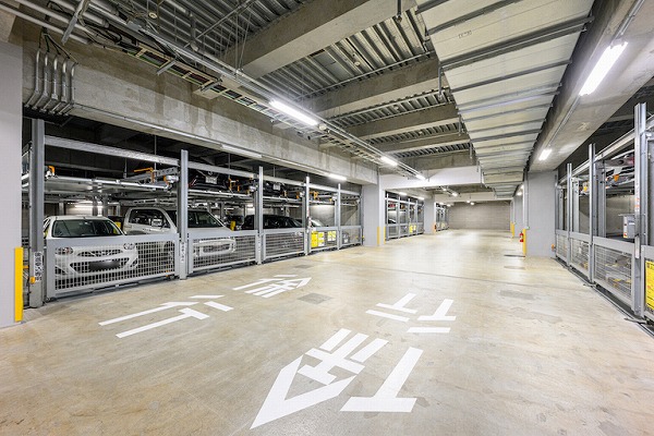 ザ・パークハウス西新宿タワー60　駐車場