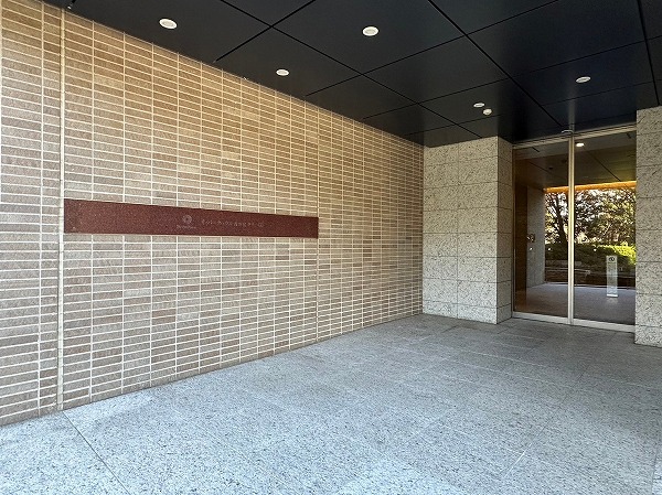 ザ・パークハウス西新宿タワー60　アプローチ