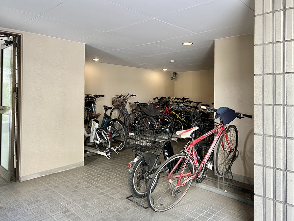 芝白金ヒルズ　駐輪場