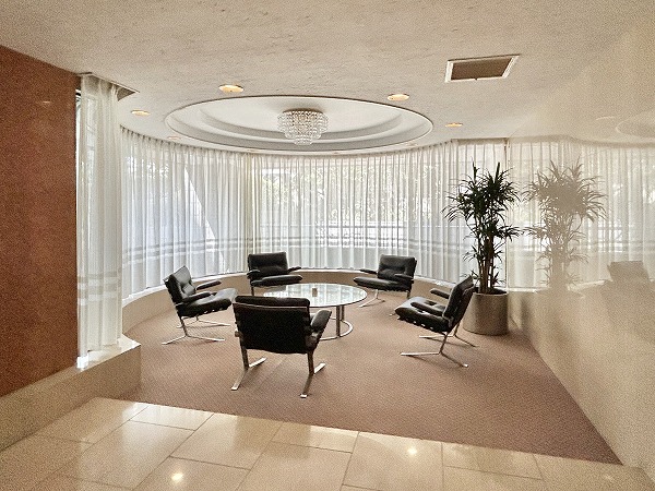 芝白金ヒルズ　ロビー