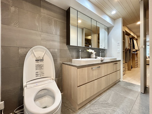 芝白金ヒルズ_広々としたパウダールームの写真