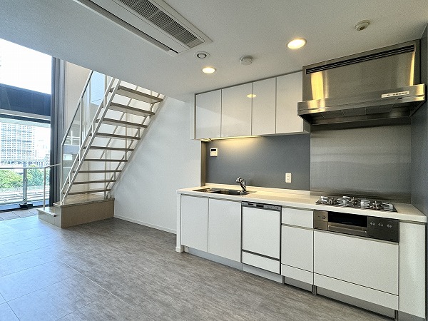 ワールドシティタワーズキャピタルタワー_開放感抜群のメインルームの写真