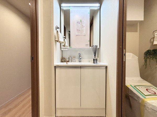 代々木第2コーポラス_独立した洗面化粧台の写真