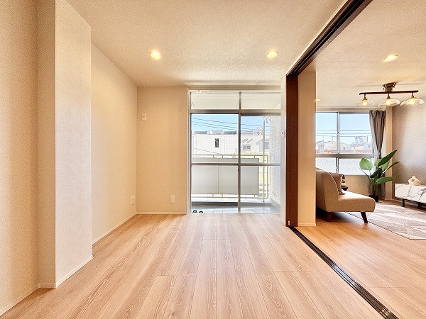 代々木第2コーポラス_日当たり良好な洋室の写真