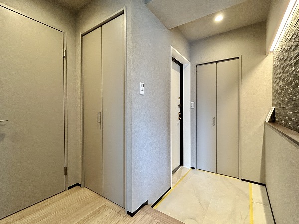 パロス白金_玄関周りの写真