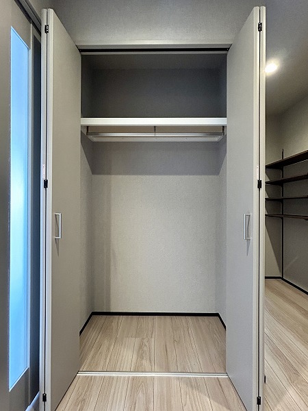 パロス白金_廊下クローゼットの写真