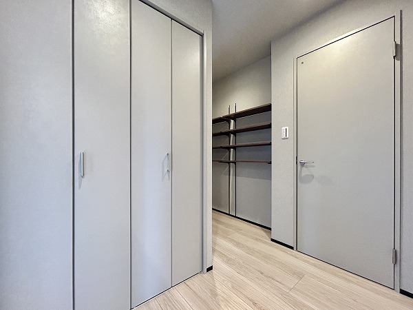 パロス白金_玄関収納の写真