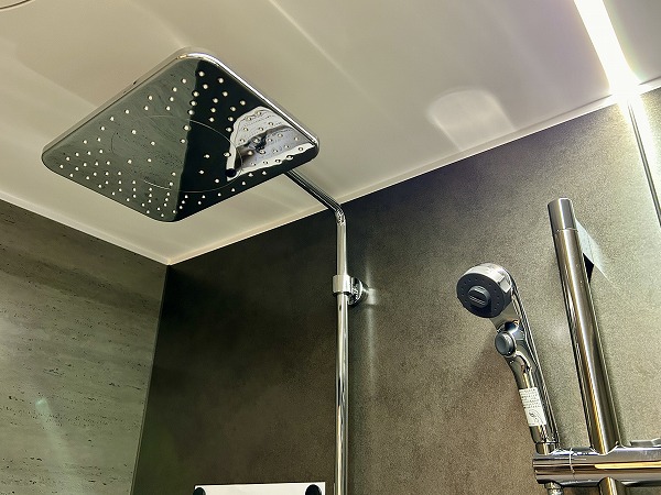 パロス白金_オーバーヘッドシャワーの写真
