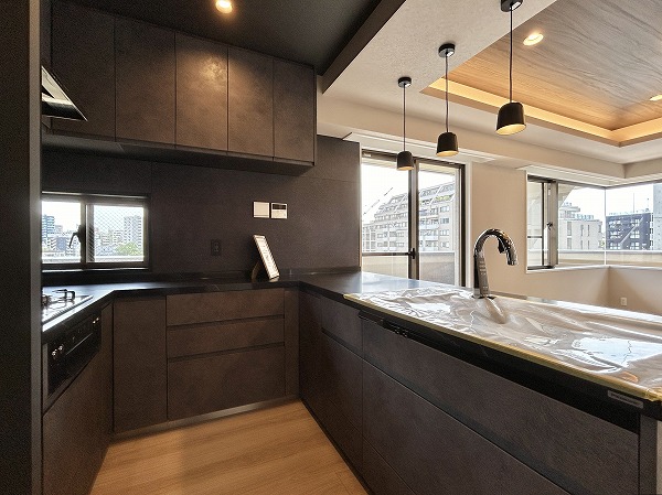 パロス白金_コの字型キッチンの写真