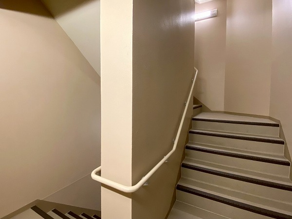 パークシティ高田馬場　内階段