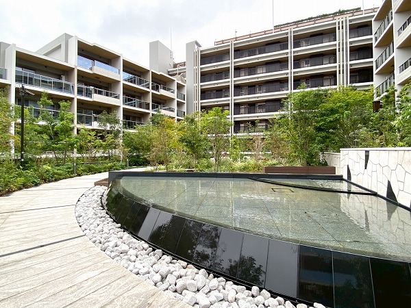 パークシティ高田馬場　中庭