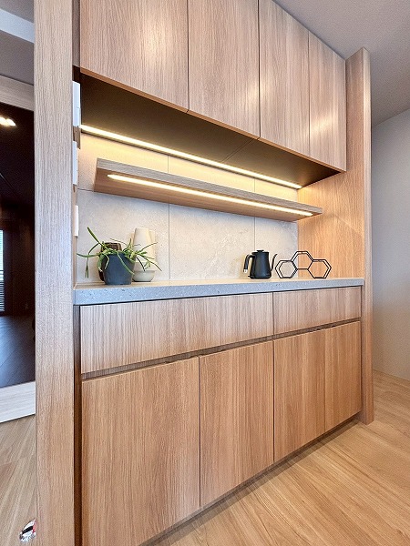 クレッセント目黒花房山_カップボード収納の写真