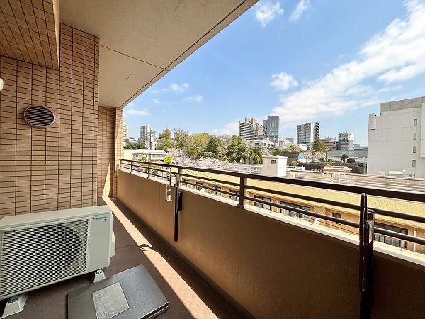 クレッセント目黒花房山_東向きのバルコニーの写真2