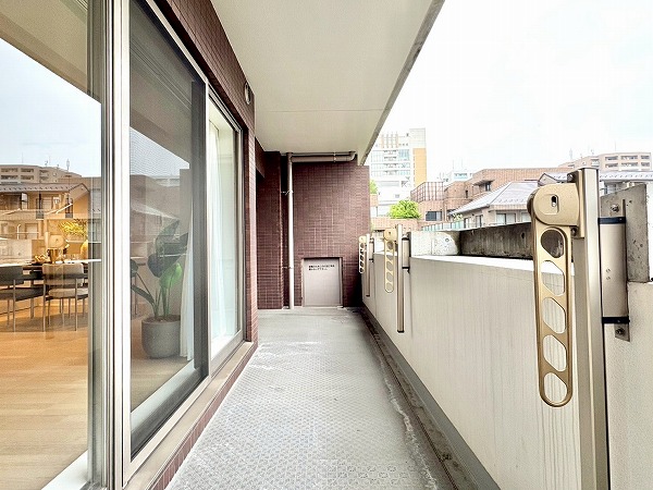 代々木デュープレックス_バルコニー右からの写真