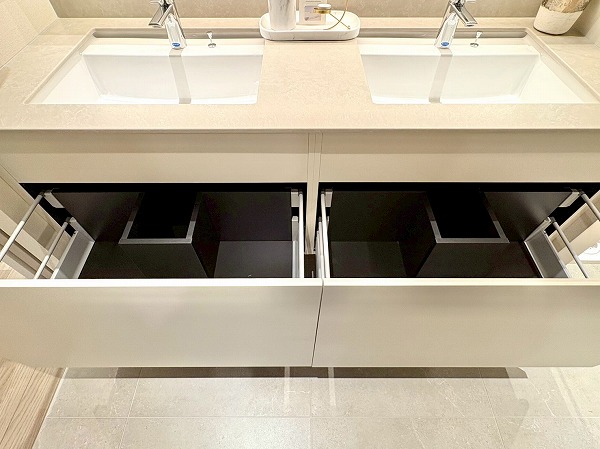 代々木デュープレックス_洗面台下収納の写真