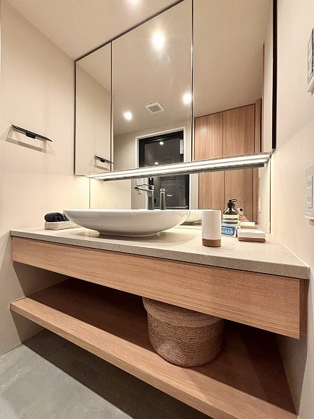 クレッセント目黒花房山_大きな洗面化粧台の写真