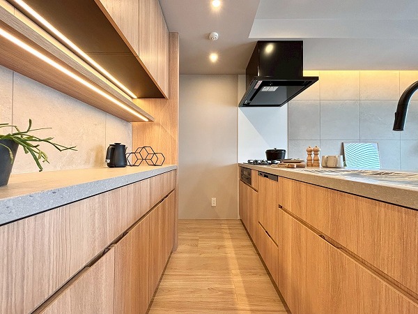 クレッセント目黒花房山_リノベーション済みのキッチンの写真2