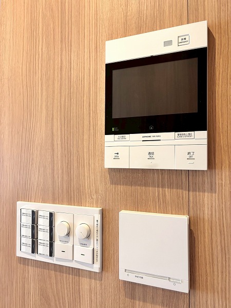 クレッセント目黒花房山_モニター付きインターホンの写真