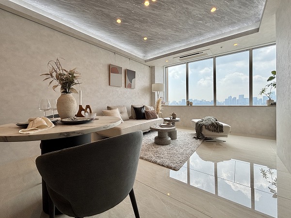 プラウドタワー千代田富士見_日当たり良好なリビングダイニングキッチンの写真