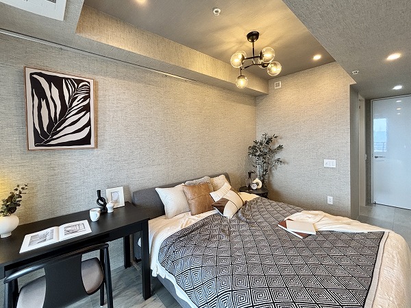 プラウドタワー千代田富士見_収納豊富な洋室の写真