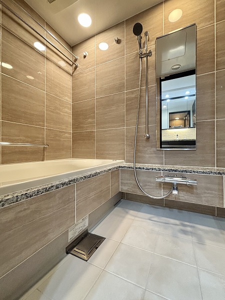 ウェリス六本木_高級感があるバスルームの写真2