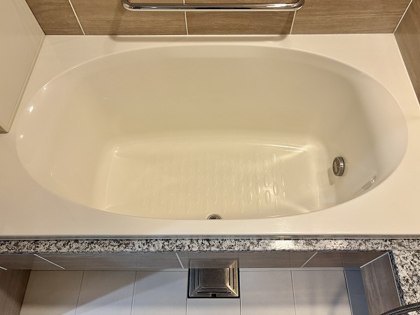 ウェリス六本木_広々としたバスタブの写真