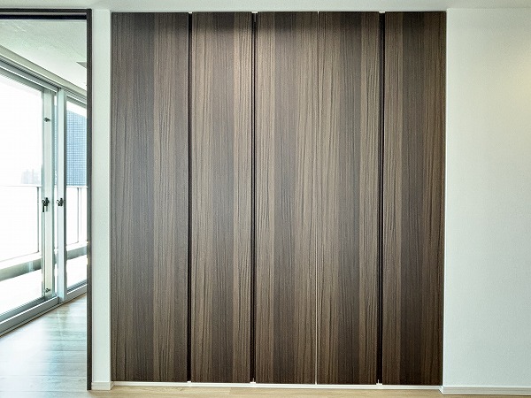 ウェリス六本木_大きなクローゼットの写真2