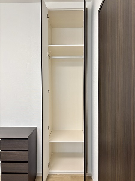 ウェリス六本木_小さなクローゼットの写真