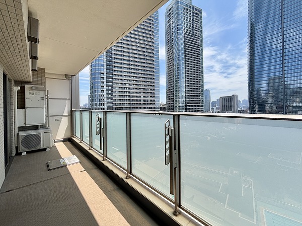 ウェリス六本木_南東向きのバルコニーの写真