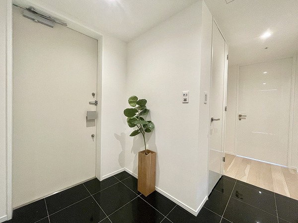 THE ROPPONGI TOKYO CLUB RESIDENCE_高級感のある玄関