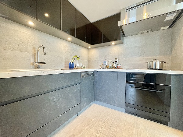 THE ROPPONGI TOKYO CLUB RESIDENCE_広々としたキッチン