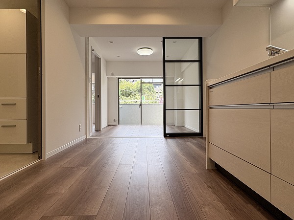 サンピア幡ヶ谷公園_広々としたリビングダイニングキッチンの写真