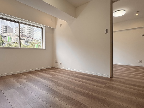 サンピア幡ヶ谷公園_日当たり良好な洋室の写真